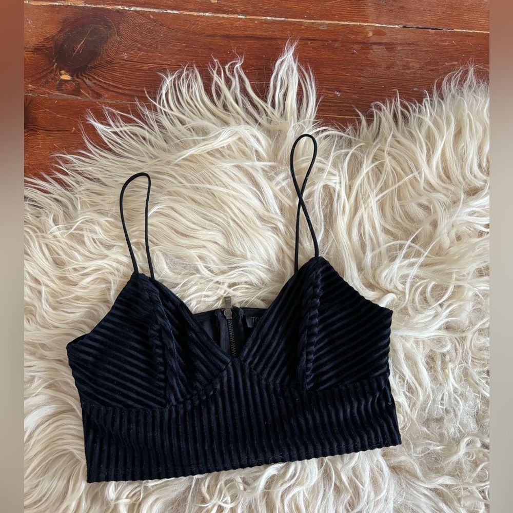 🍒 Topshop Black Velvet Crop top